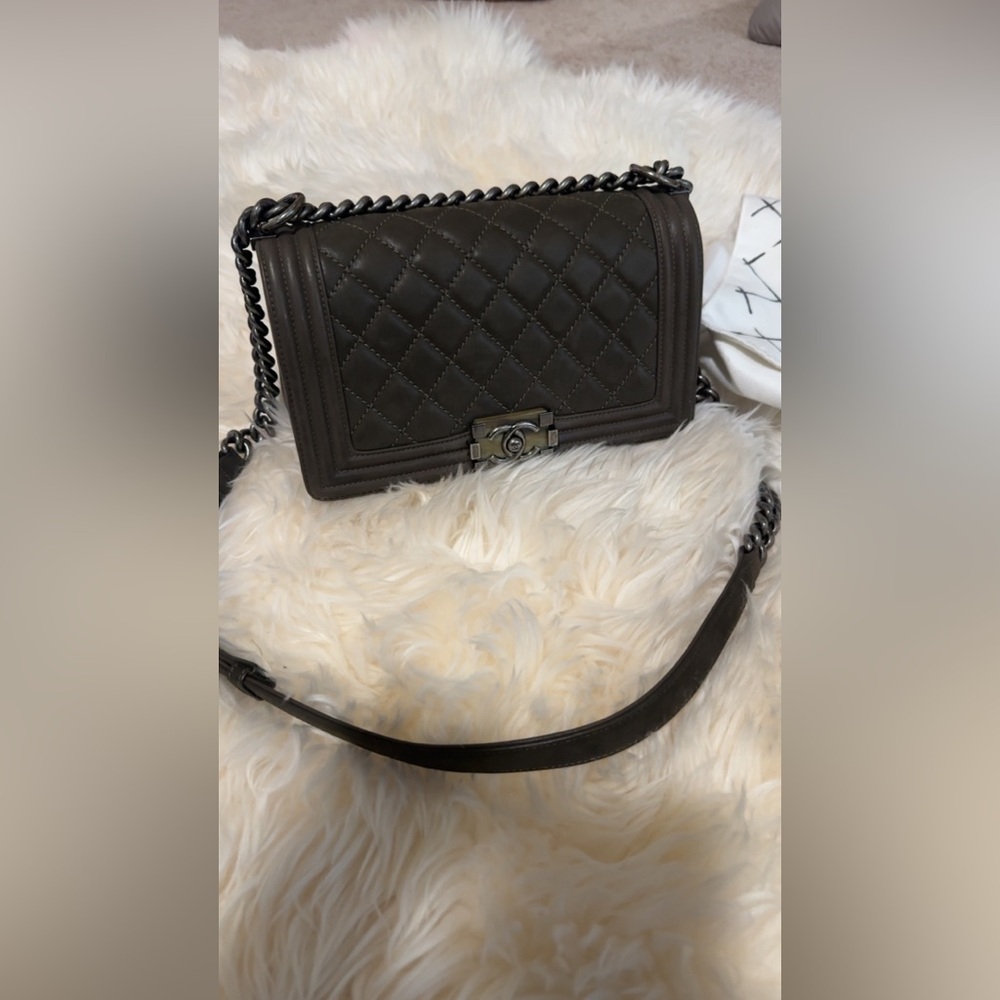 CHANEL Quilted Leather Chain-Shoulder Crossbody